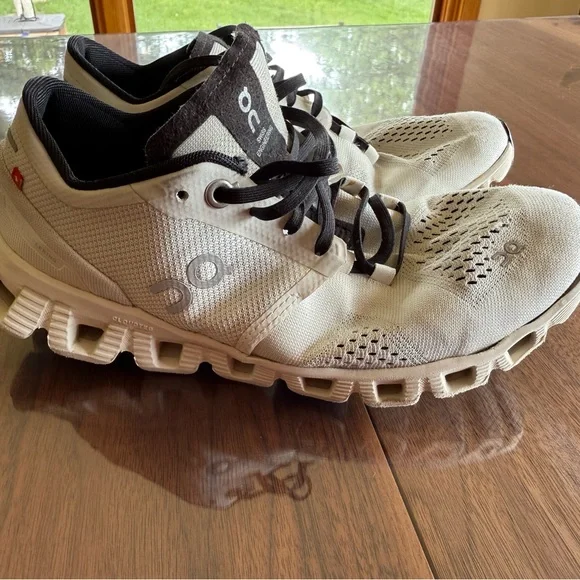 On Running White and Black Sneakers with Breathable Mesh - Picture 2 of 5